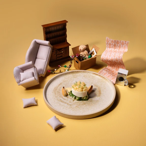 Lloyds_Journey_Home_Food_Serving
