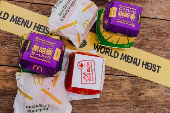 McDonald's_World Menu Heist, Burger packaging